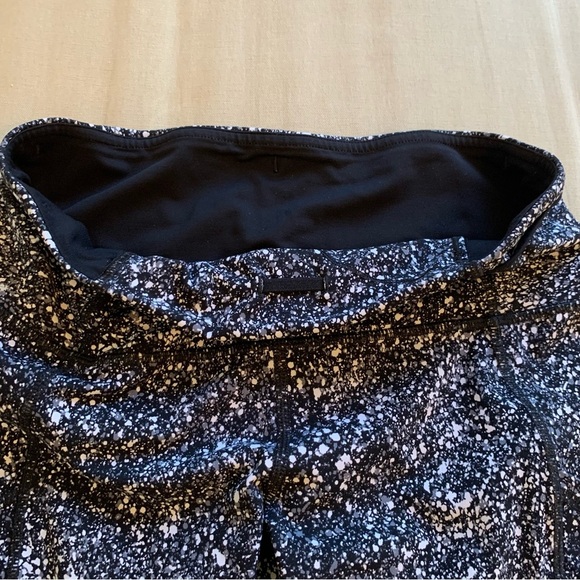 Lululemon Outrun 17" Crop Style W6ABNS Women’s Size 6 Splatter White Black/Black - Picture 9 of 15